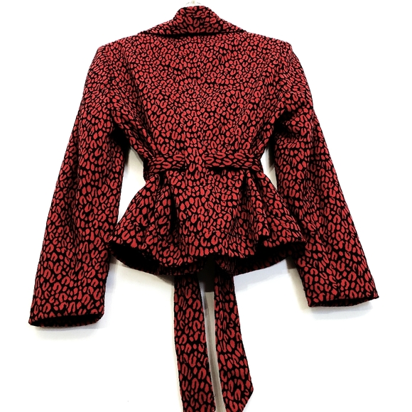 Sheragano Suits Red/Black Geometric Print Collared Tie Front Longsleeve … - Picture 4 of 16